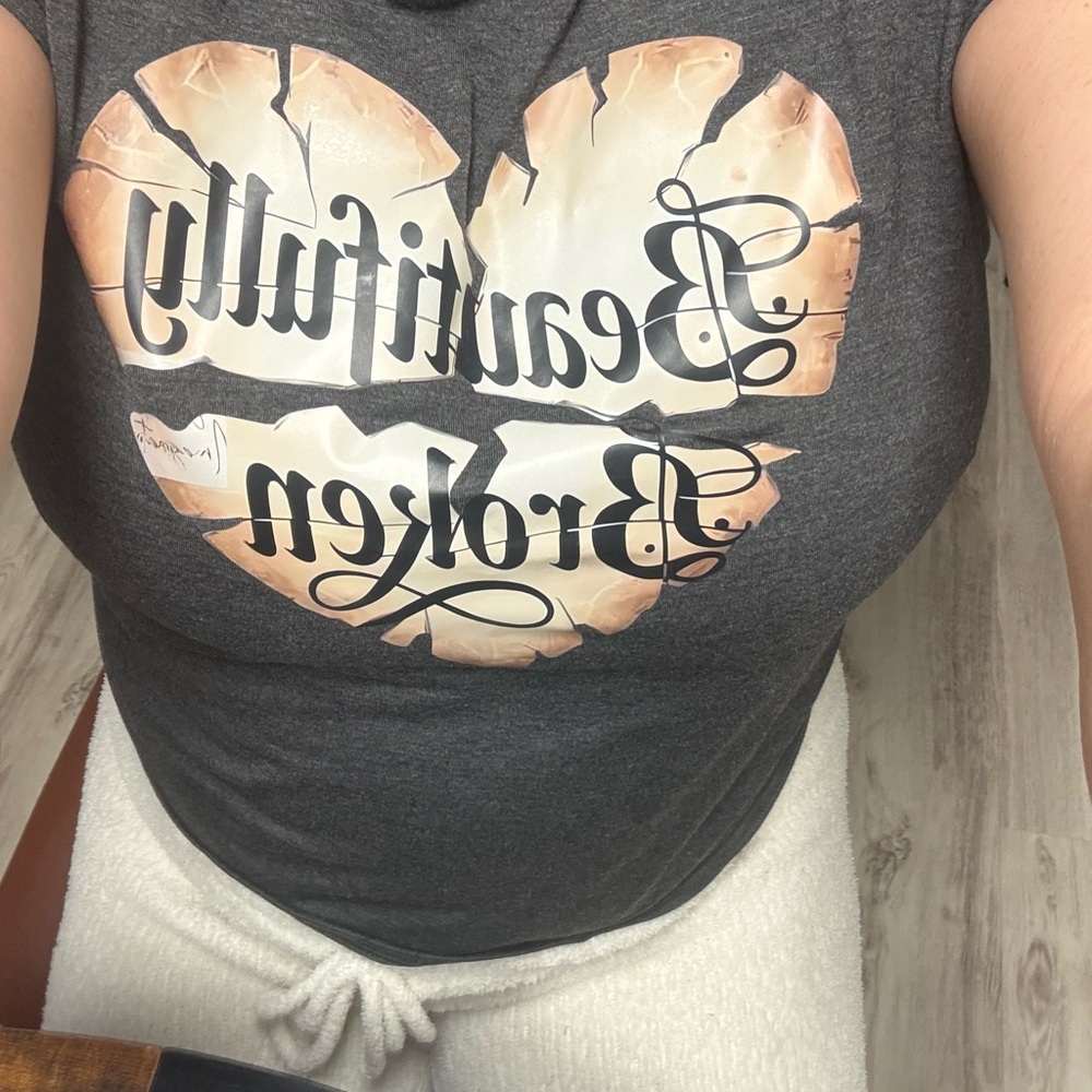 Black Fitted Graphic Tee with Short Sleeves